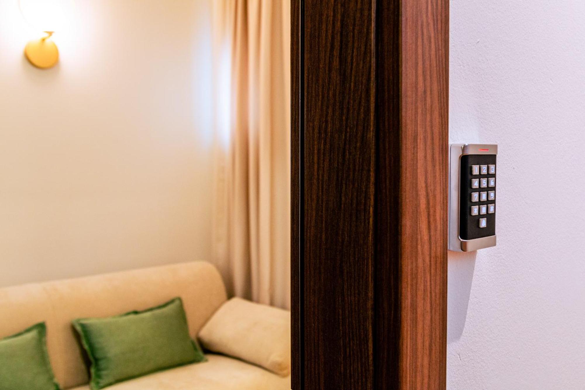 Luxury 2 Bedroom-2 Bathroom Apartment & Studio App With Rooftop Terrace Split Zimmer foto