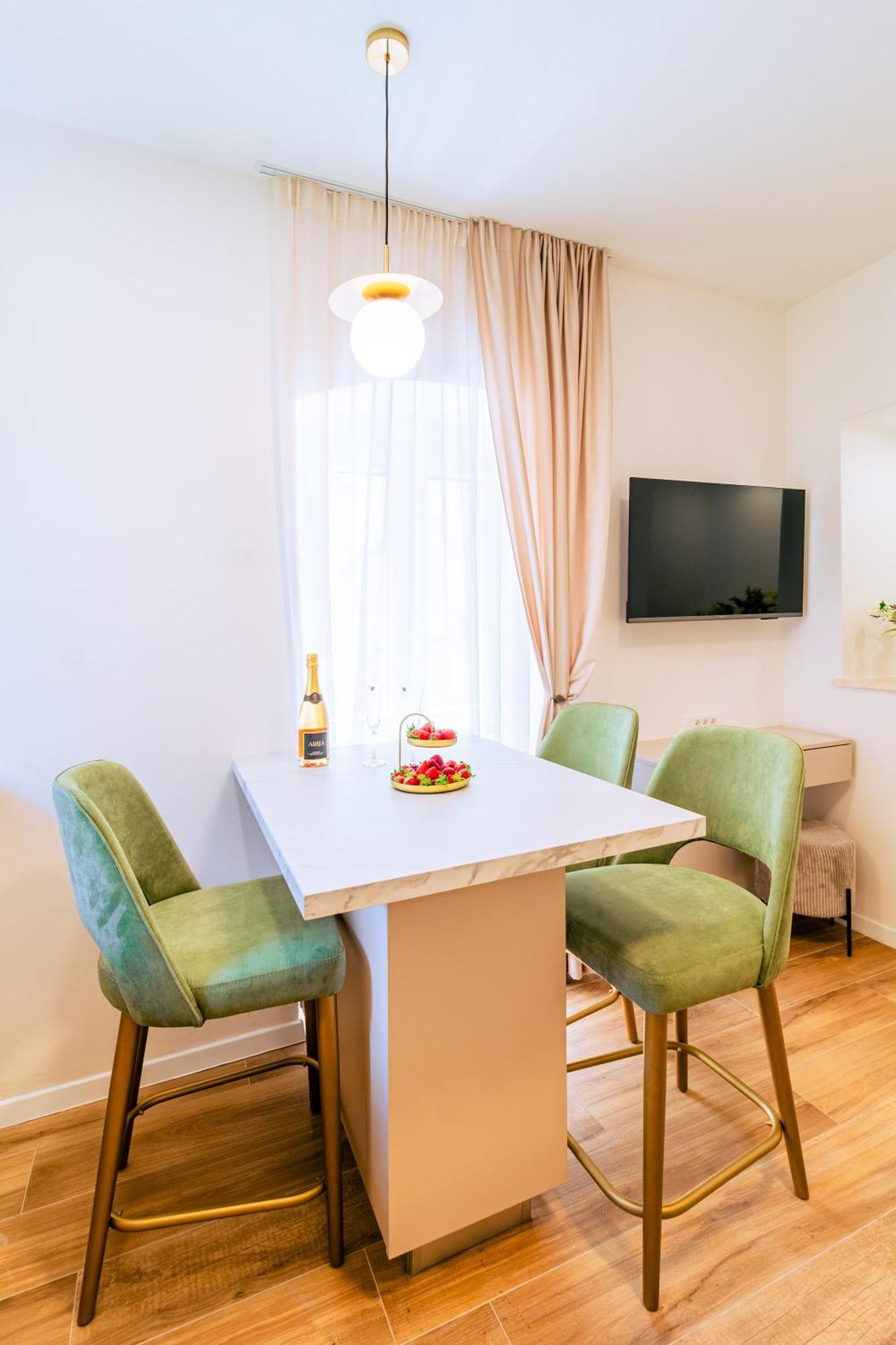 Luxury 2 Bedroom-2 Bathroom Apartment & Studio App With Rooftop Terrace Split Zimmer foto