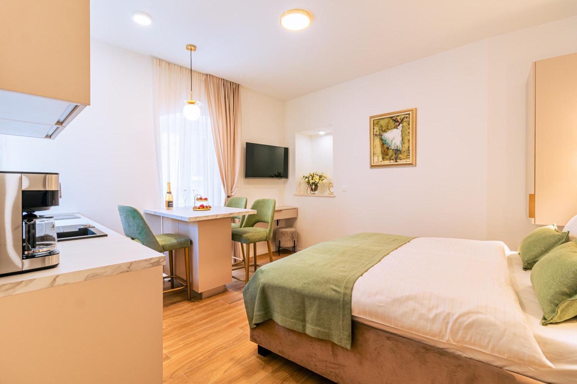 Luxury 2 Bedroom-2 Bathroom Apartment & Studio App With Rooftop Terrace Split Zimmer foto