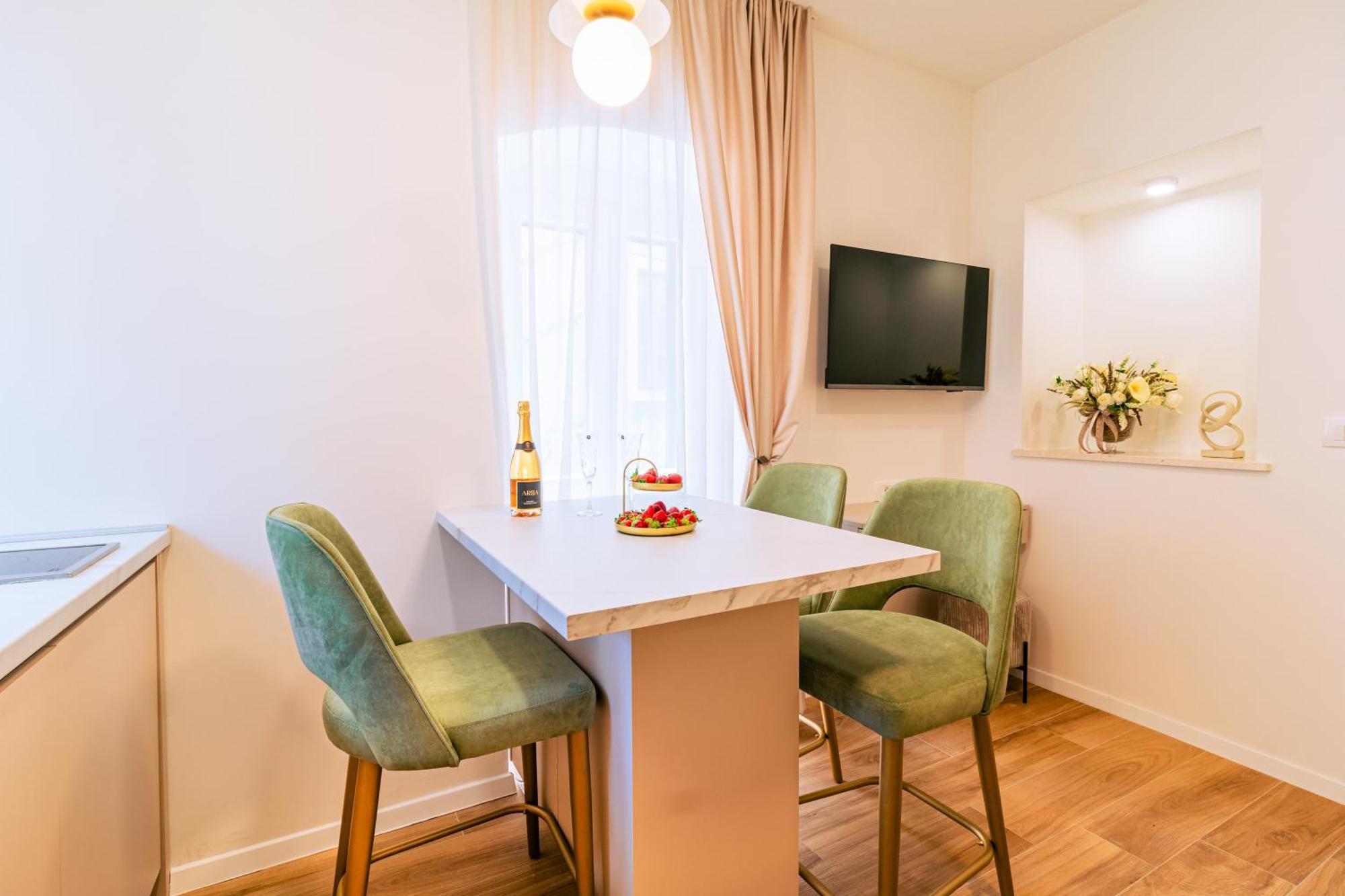 Luxury 2 Bedroom-2 Bathroom Apartment & Studio App With Rooftop Terrace Split Zimmer foto